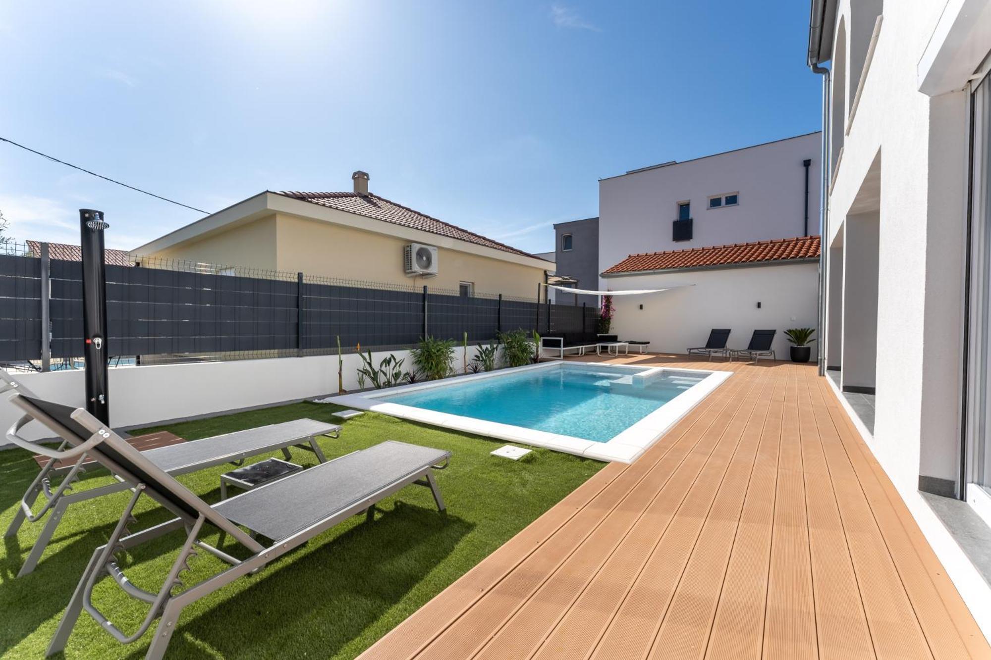 Bernie Apartments With A Pool Zadar Dış mekan fotoğraf